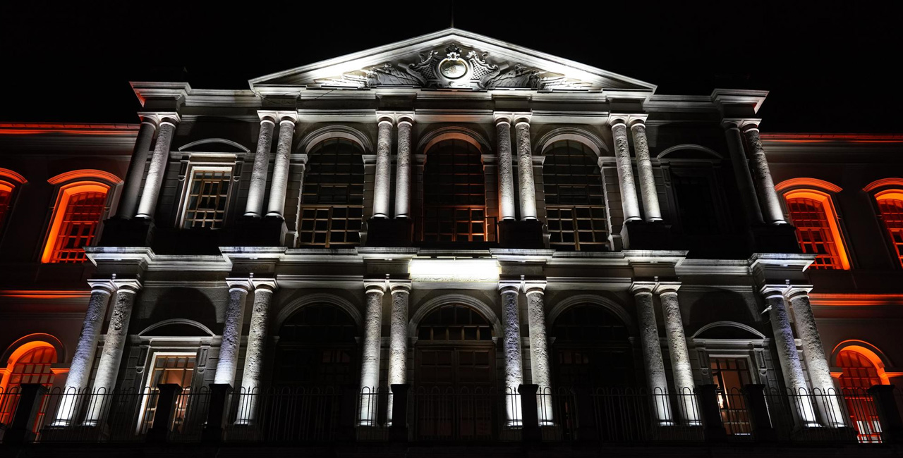 When Banks Break in War